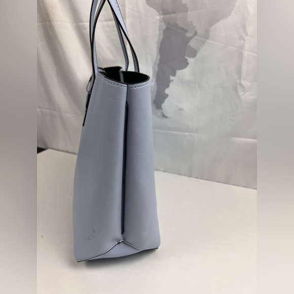 Kate Spade blue tote, it is new, DEAL alert 🚨 - Picture 3 of 11